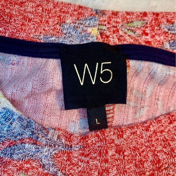 NEW W5 Tunic Top Large Sleeveless Faded Red Floral Gold Blue Greens Buttons - Picture 11 of 16